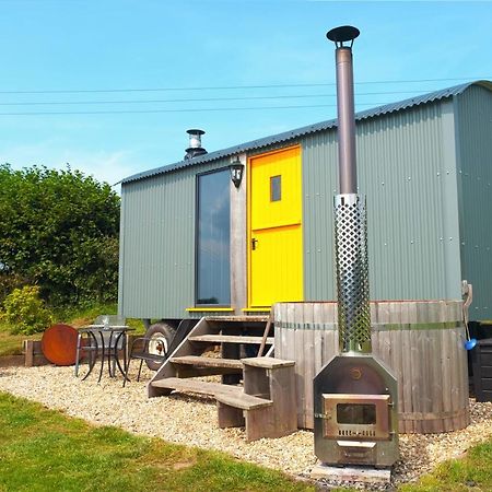 Отель Kidwelly Glamping Экстерьер фото